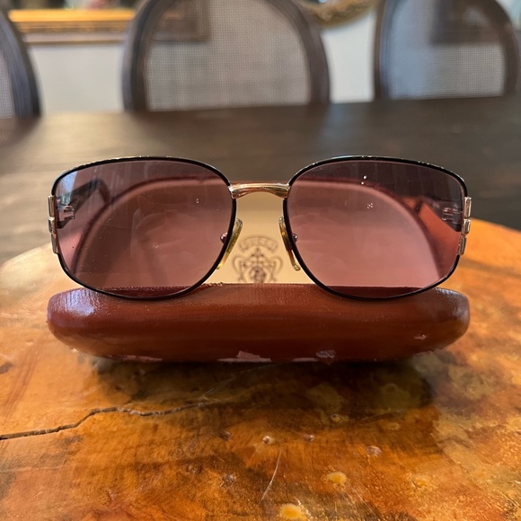 Gucci Accessories - Gucci Brown Aviator Glasses
